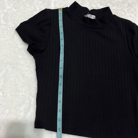 Cropped Baby Tee - Juniors - Picture 9 of 11